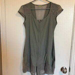 Dolcezza Fitted Style Kaki Green Tunic Top Size Medium FLAWS